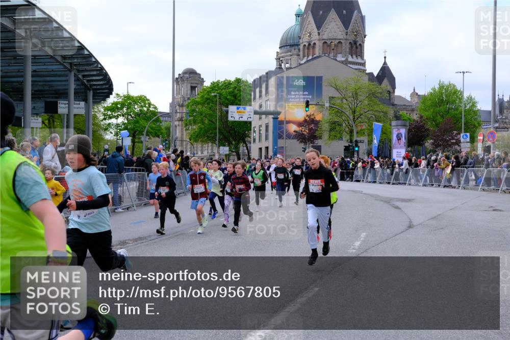 25.04.2026 - Das Zehntel Tim E. http://msf.ph/oto/9567805 25.04.2026 08:51:16 Ziel 1017, 1018, 1198, 1279, 1281, 1282, 1286, 1840, 1974, 2161, 2312, 2671, 2729, 2761, 2966, 3116, 3190, 3227, 3229, 3241, 3332, 3335, 3407, 3421, 3428, 3572, 3675, 3807, 3933, 4040 meine-sportfotos.de
