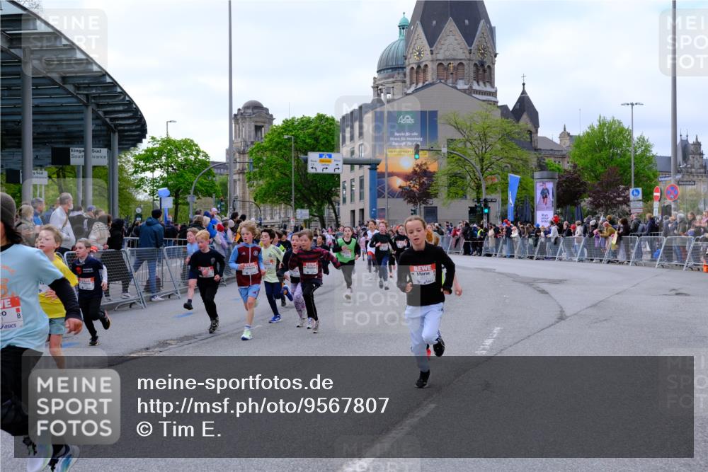 25.04.2026 - Das Zehntel Tim E. http://msf.ph/oto/9567807 25.04.2026 08:51:16 Ziel 1017, 1018, 1198, 1279, 1281, 1282, 1286, 1840, 1974, 2161, 2312, 2671, 2729, 2761, 2966, 3116, 3190, 3227, 3229, 3241, 3332, 3335, 3407, 3421, 3428, 3572, 3675, 3807, 3933, 4040 meine-sportfotos.de