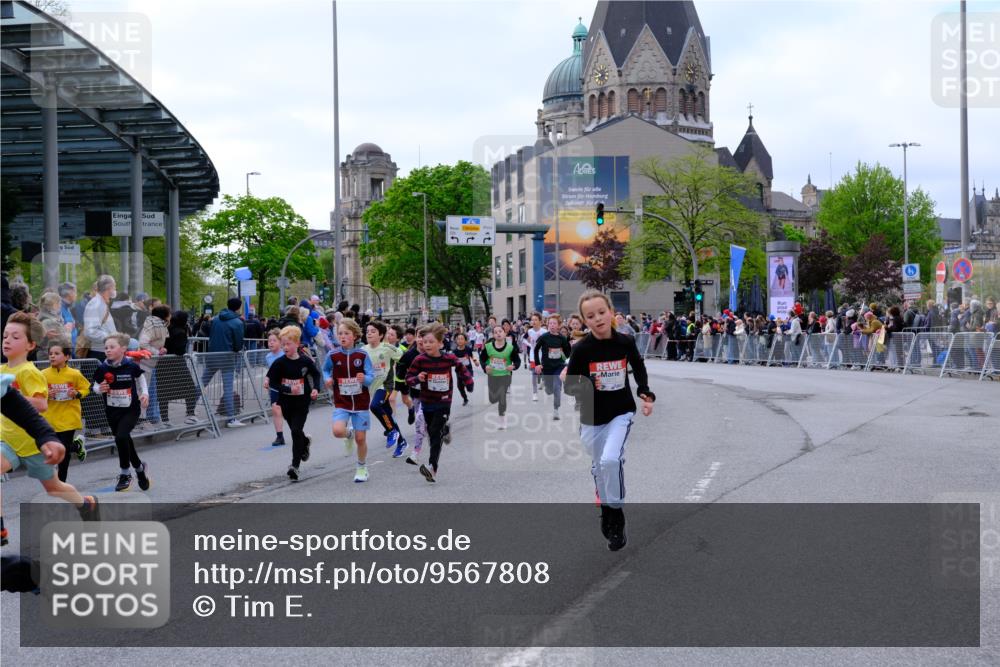 25.04.2026 - Das Zehntel Tim E. http://msf.ph/oto/9567808 25.04.2026 08:51:16 Ziel 1017, 1018, 1198, 1279, 1281, 1282, 1286, 1840, 1974, 2161, 2312, 2671, 2729, 2761, 2966, 3116, 3190, 3227, 3229, 3241, 3332, 3335, 3407, 3421, 3428, 3572, 3675, 3807, 3933, 4040 meine-sportfotos.de