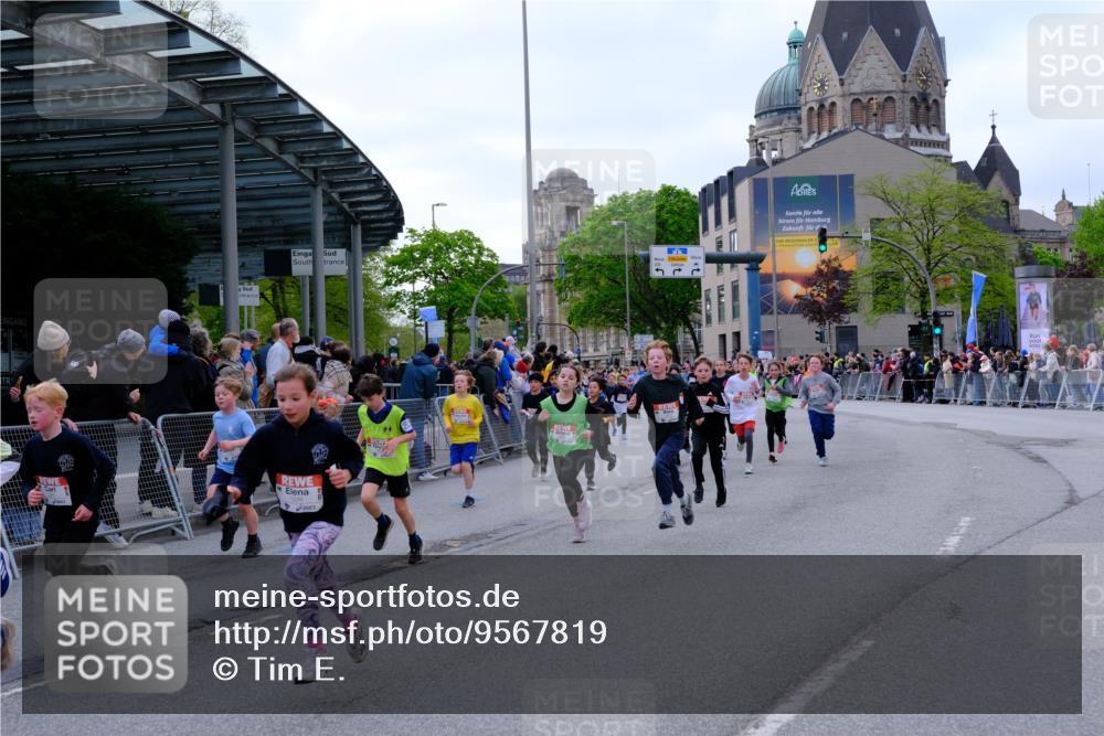 25.04.2026 - Das Zehntel Tim E. http://msf.ph/oto/9567819 25.04.2026 08:51:18 Ziel 1017, 1018, 1111, 1198, 1224, 1279, 1281, 1282, 1286, 1840, 1974, 2161, 2729, 2761, 2892, 2966, 3040, 3087, 3116, 3190, 3227, 3241, 3335, 3336, 3397, 3407, 3421, 3428, 3572, 3675, 3807, 3932, 4040, 4053 meine-sportfotos.de