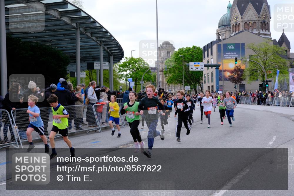 25.04.2026 - Das Zehntel Tim E. http://msf.ph/oto/9567822 25.04.2026 08:51:18 Ziel 1017, 1018, 1111, 1198, 1224, 1279, 1281, 1282, 1286, 1840, 1974, 2161, 2729, 2761, 2892, 2966, 3040, 3087, 3116, 3190, 3227, 3241, 3335, 3336, 3397, 3407, 3421, 3428, 3572, 3675, 3807, 3932, 4040, 4053 meine-sportfotos.de