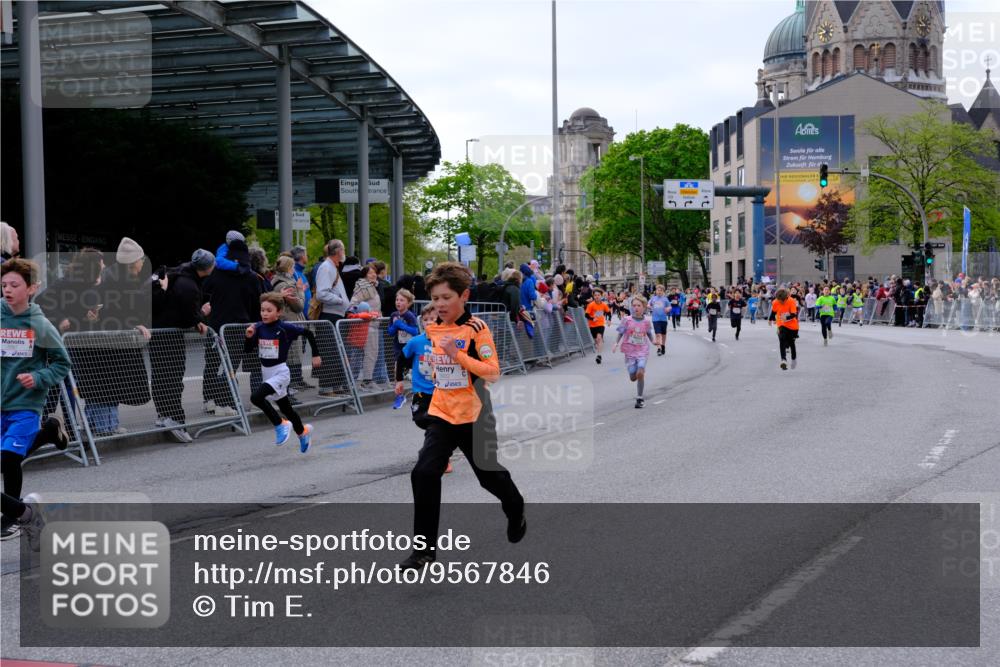25.04.2026 - Das Zehntel Tim E. http://msf.ph/oto/9567846 25.04.2026 08:51:23 Ziel 1017, 1018, 1111, 1198, 1224, 1239, 1250, 1281, 1286, 1840, 1974, 2161, 2729, 2761, 2892, 2966, 3040, 3087, 3116, 3190, 3227, 3335, 3336, 3397, 3428, 3572, 3585, 3587, 3675, 3807, 3917, 3932, 3994, 4040, 4053 meine-sportfotos.de