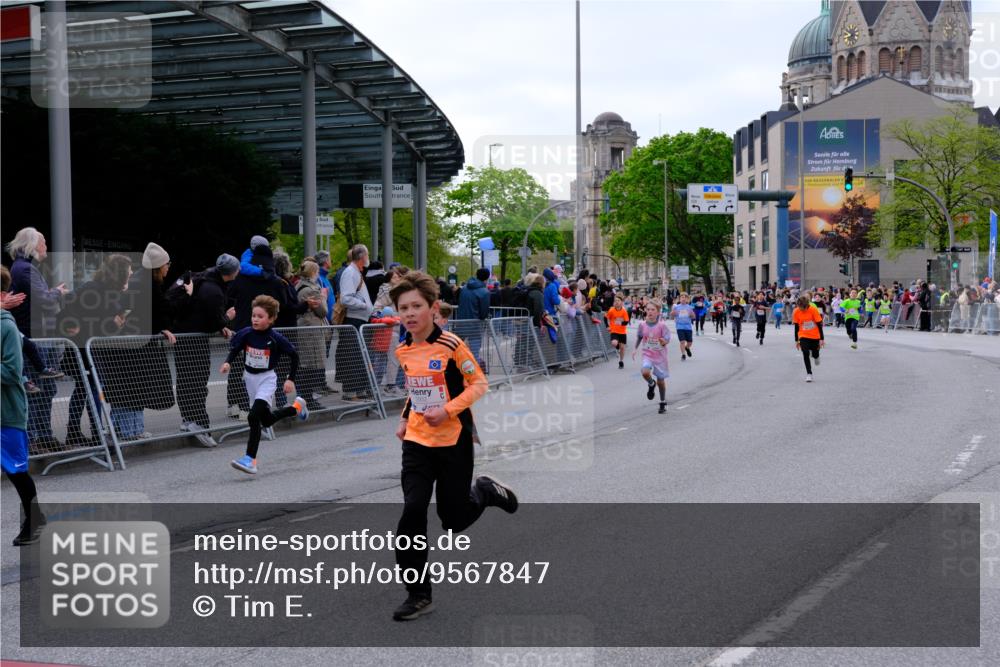 25.04.2026 - Das Zehntel Tim E. http://msf.ph/oto/9567847 25.04.2026 08:51:23 Ziel 1017, 1018, 1111, 1198, 1224, 1239, 1250, 1281, 1286, 1840, 1974, 2161, 2729, 2761, 2892, 2966, 3040, 3087, 3116, 3190, 3227, 3335, 3336, 3397, 3428, 3572, 3585, 3587, 3675, 3807, 3917, 3932, 3994, 4040, 4053 meine-sportfotos.de