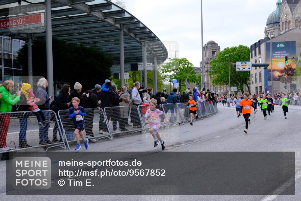 25.04.2026 - Das Zehntel Tim E. http://msf.ph/oto/9567852 25.04.2026 08:51:24 Ziel 1017, 1018, 1111, 1198, 1224, 1239, 1250, 1281, 1286, 1509, 1840, 1974, 2729, 2892, 2966, 3040, 3087, 3116, 3190, 3227, 3335, 3336, 3397, 3428, 3572, 3585, 3587, 3675, 3917, 3932, 3994, 4053 meine-sportfotos.de