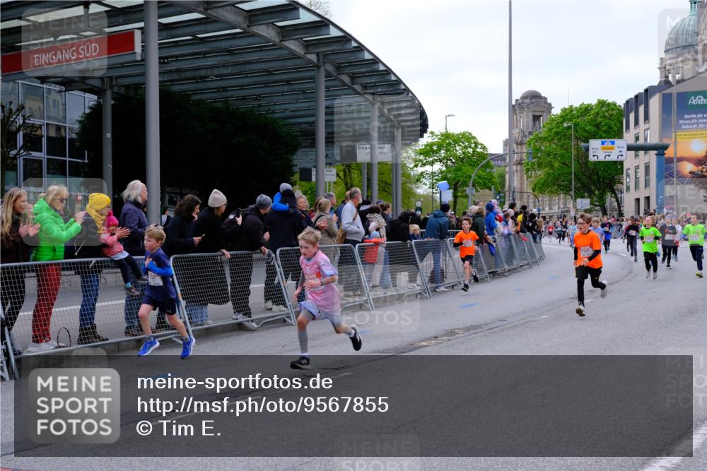 25.04.2026 - Das Zehntel Tim E. http://msf.ph/oto/9567855 25.04.2026 08:51:24 Ziel 1017, 1018, 1111, 1198, 1224, 1239, 1250, 1281, 1286, 1509, 1840, 1974, 2729, 2892, 2966, 3040, 3087, 3116, 3190, 3227, 3335, 3336, 3397, 3428, 3572, 3585, 3587, 3675, 3917, 3932, 3994, 4053 meine-sportfotos.de