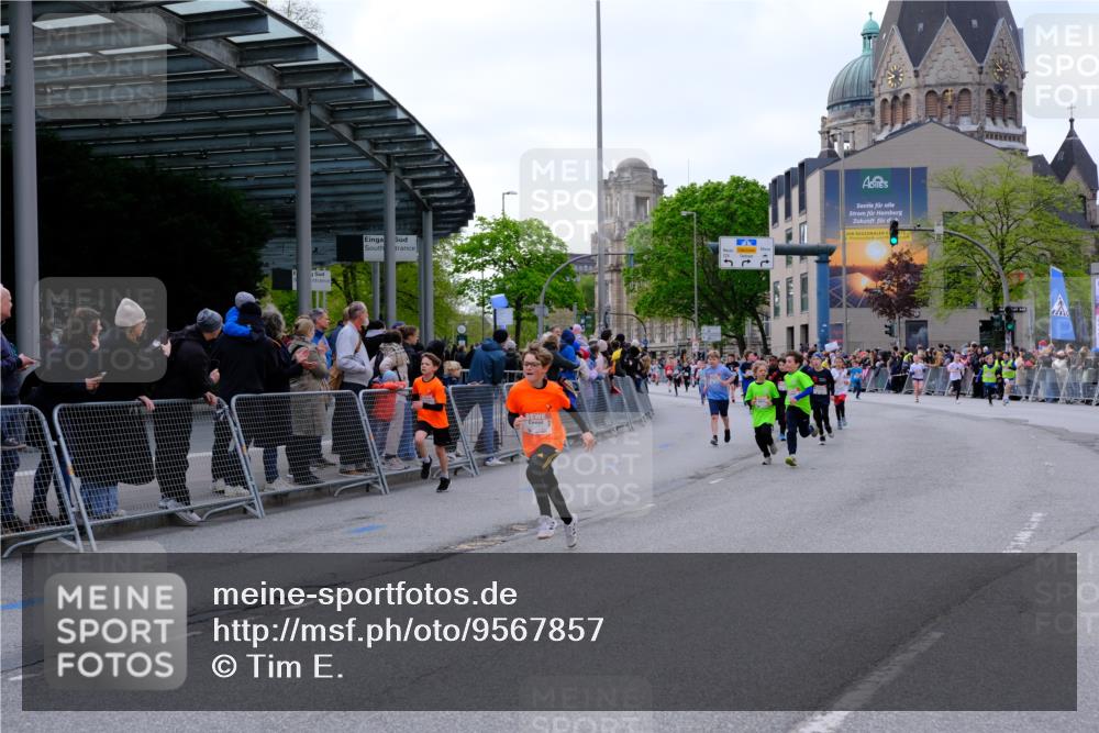 25.04.2026 - Das Zehntel Tim E. http://msf.ph/oto/9567857 25.04.2026 08:51:25 Ziel 1017, 1018, 1111, 1198, 1224, 1239, 1250, 1281, 1286, 1509, 1514, 1840, 1974, 2044, 2729, 2892, 2966, 3040, 3087, 3116, 3227, 3335, 3336, 3397, 3428, 3585, 3587, 3675, 3917, 3932, 3994, 4053 meine-sportfotos.de