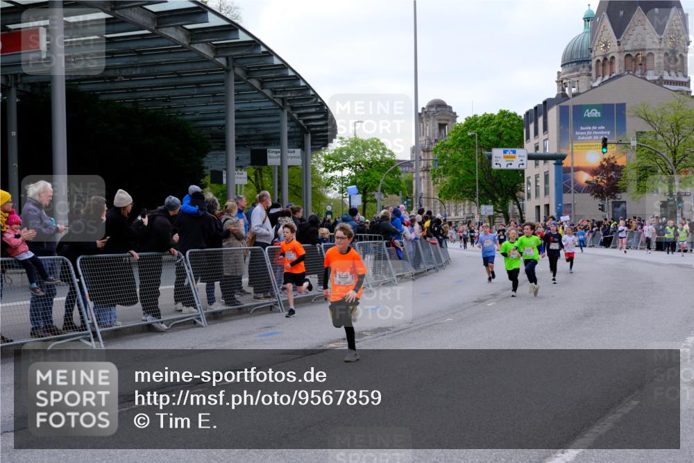 25.04.2026 - Das Zehntel Tim E. http://msf.ph/oto/9567859 25.04.2026 08:51:26 Ziel 1111, 1198, 1224, 1239, 1250, 1281, 1509, 1514, 1857, 2044, 2603, 2729, 2892, 2966, 3040, 3087, 3116, 3227, 3335, 3336, 3397, 3428, 3585, 3587, 3675, 3917, 3932, 3994, 4053 meine-sportfotos.de