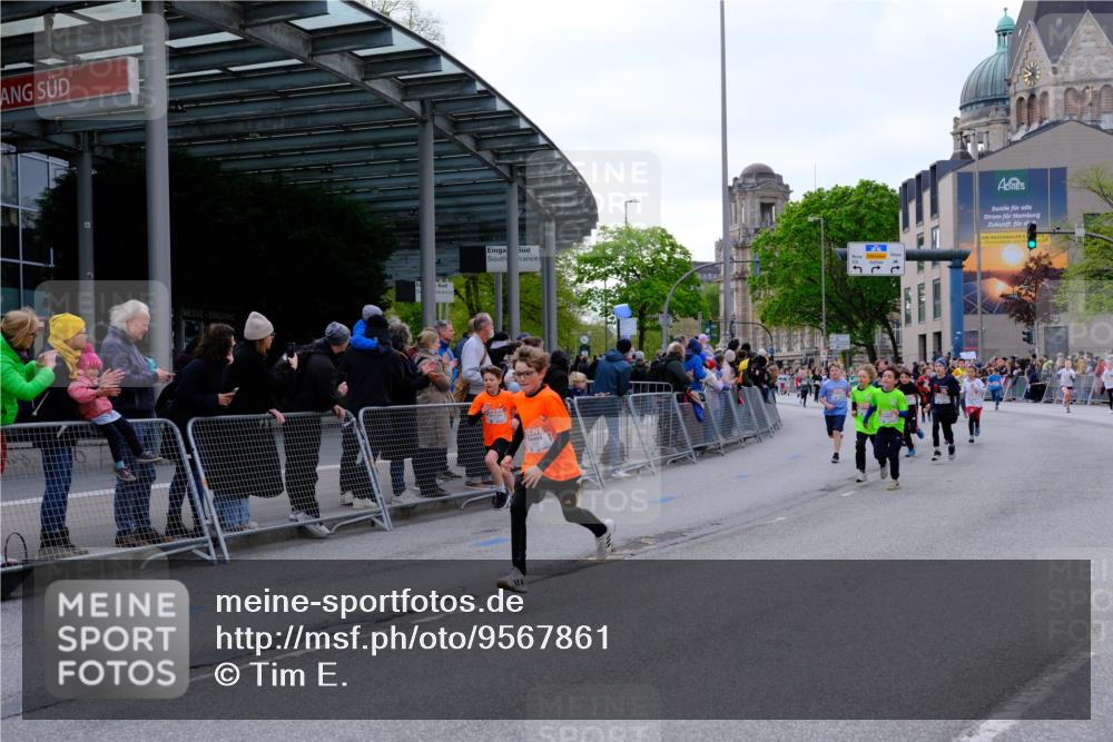 25.04.2026 - Das Zehntel Tim E. http://msf.ph/oto/9567861 25.04.2026 08:51:26 Ziel 1111, 1198, 1224, 1239, 1250, 1281, 1509, 1514, 1857, 2044, 2603, 2729, 2892, 2966, 3040, 3087, 3116, 3227, 3335, 3336, 3397, 3428, 3585, 3587, 3675, 3917, 3932, 3994, 4053 meine-sportfotos.de