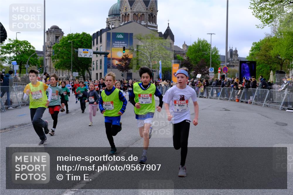 25.04.2026 - Das Zehntel Tim E. http://msf.ph/oto/9567907 25.04.2026 08:51:35 Ziel 1022, 1034, 1140, 1509, 1514, 1634, 1847, 1857, 2044, 2261, 2262, 2299, 2451, 2453, 2599, 2601, 2603, 2909, 2925, 3110, 3220, 3251, 3345, 3585, 4045 meine-sportfotos.de