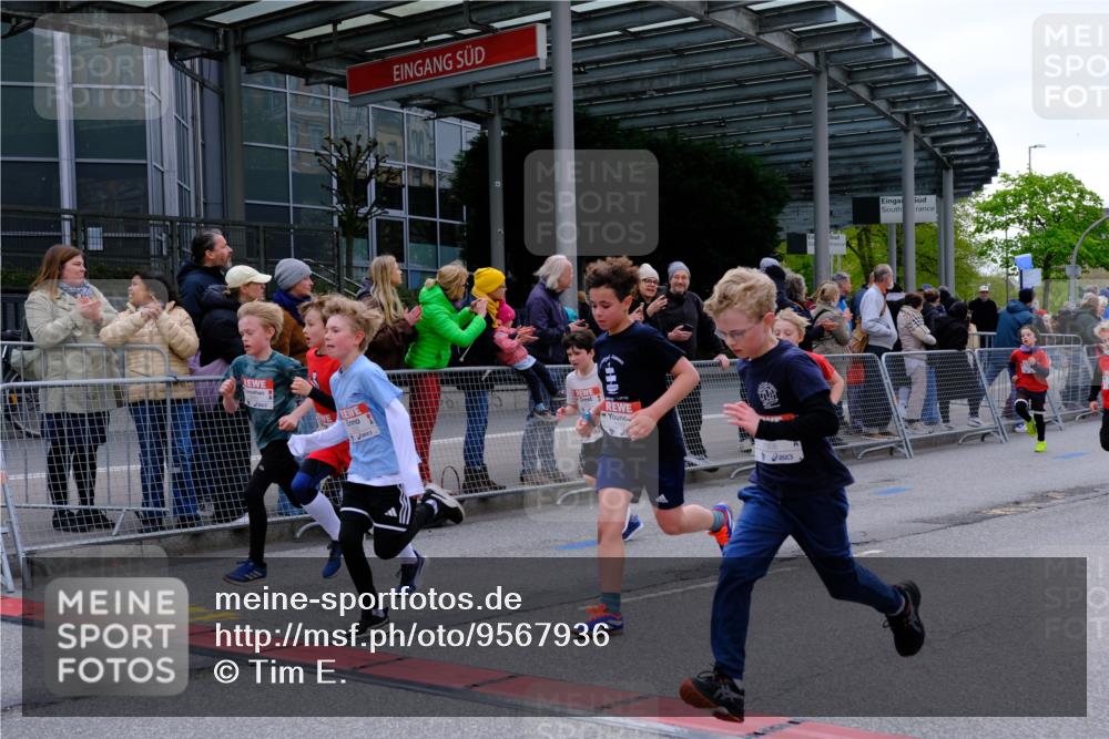 25.04.2026 - Das Zehntel Tim E. http://msf.ph/oto/9567936 25.04.2026 08:51:41 Ziel 1022, 1030, 1034, 1140, 1149, 1222, 1308, 1628, 1633, 1634, 2021, 2036, 2241, 2261, 2262, 2299, 2451, 2453, 2599, 2601, 2605, 2618, 2623, 2643, 2648, 2684, 2890, 2925, 3110, 3220, 3251, 4045 meine-sportfotos.de