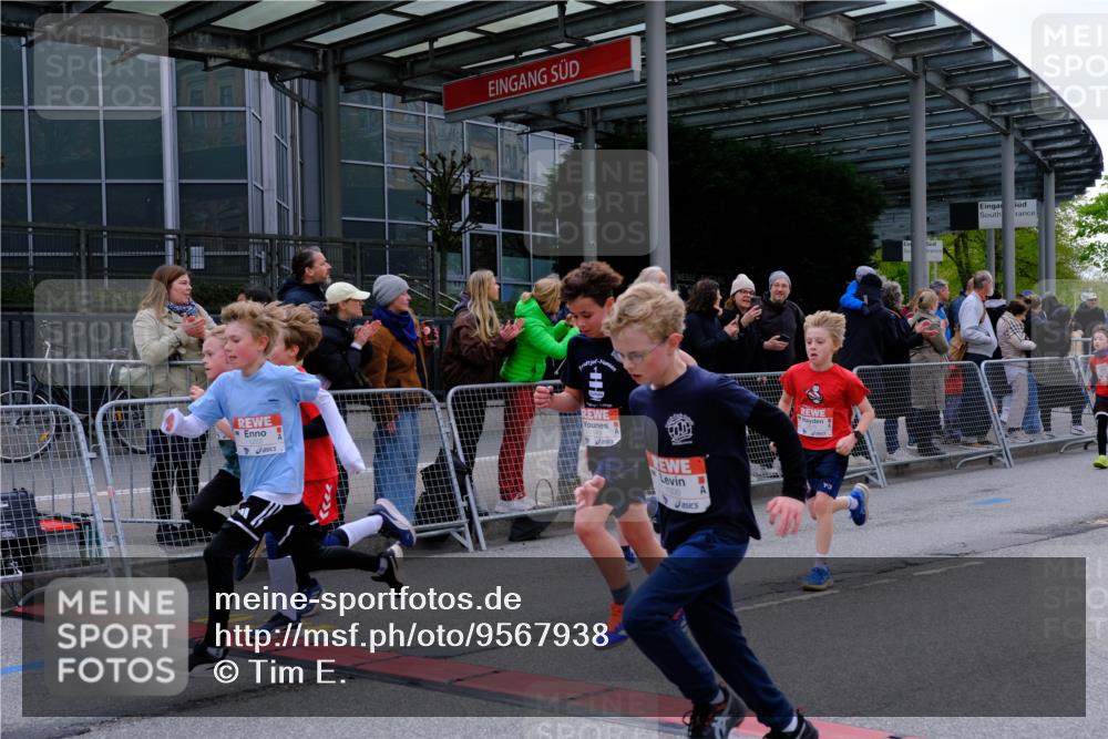 25.04.2026 - Das Zehntel Tim E. http://msf.ph/oto/9567938 25.04.2026 08:51:41 Ziel 1022, 1030, 1034, 1140, 1149, 1222, 1308, 1628, 1633, 1634, 2021, 2036, 2241, 2261, 2262, 2299, 2451, 2453, 2599, 2601, 2605, 2618, 2623, 2643, 2648, 2684, 2890, 2925, 3110, 3220, 3251, 4045 meine-sportfotos.de