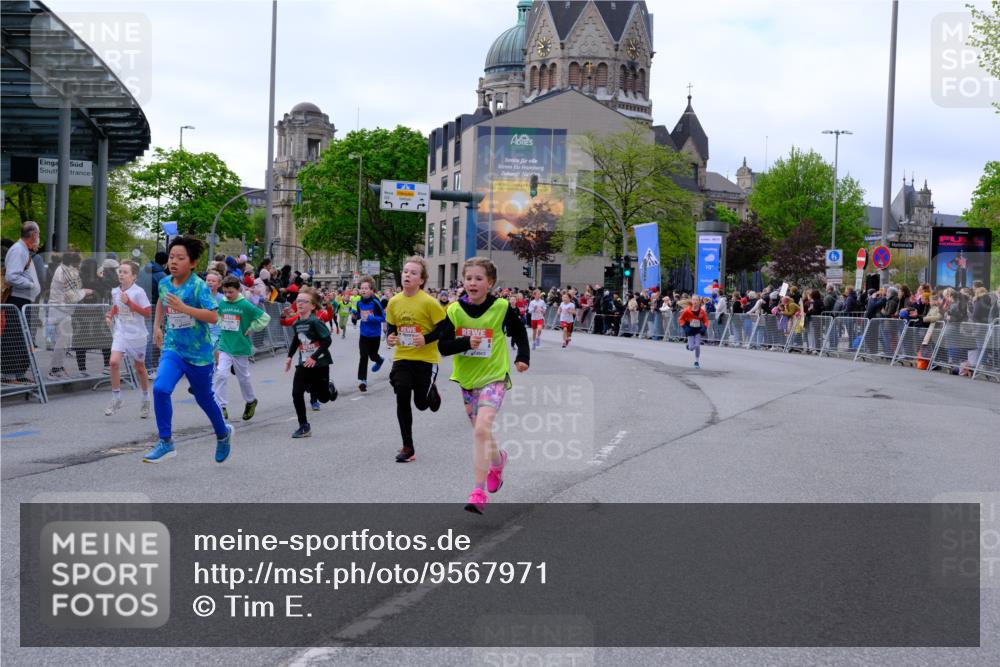 25.04.2026 - Das Zehntel Tim E. http://msf.ph/oto/9567971 25.04.2026 08:51:48 Ziel 1030, 1149, 1222, 1225, 1308, 1326, 1628, 1631, 1633, 1710, 2021, 2036, 2241, 2495, 2605, 2618, 2623, 2643, 2648, 2673, 2680, 2684, 2746, 2890, 3078, 3134, 3249, 3423, 3613, 3830, 3969, 4048 meine-sportfotos.de