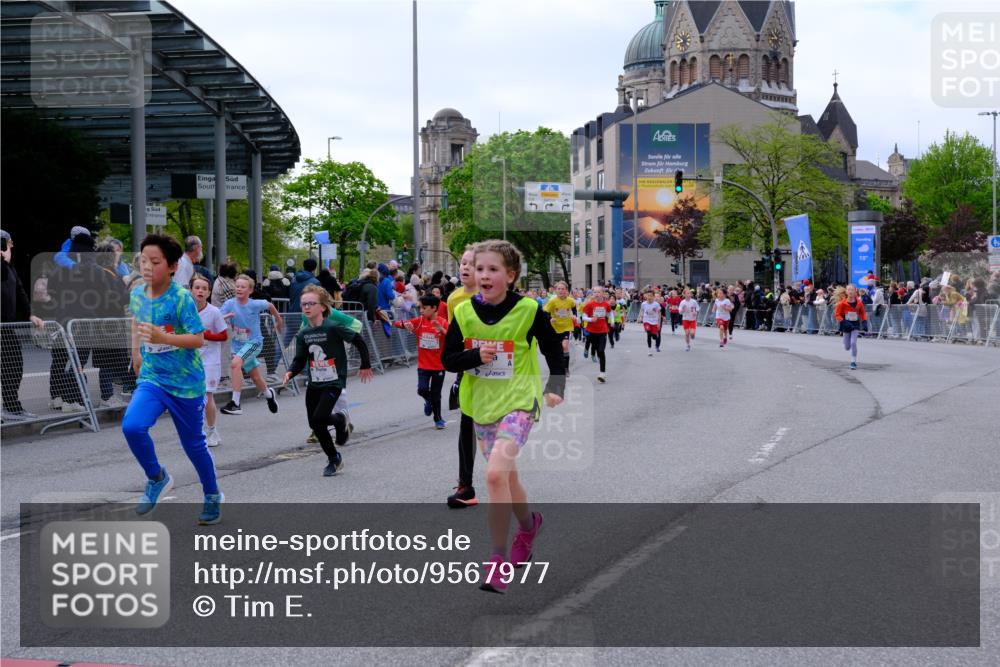 25.04.2026 - Das Zehntel Tim E. http://msf.ph/oto/9567977 25.04.2026 08:51:49 Ziel 1030, 1225, 1273, 1326, 1628, 1631, 1633, 1710, 2021, 2036, 2241, 2495, 2605, 2618, 2623, 2648, 2673, 2680, 2746, 2797, 2886, 2890, 3078, 3134, 3249, 3423, 3613, 3654, 3830, 3969, 4047, 4048 meine-sportfotos.de
