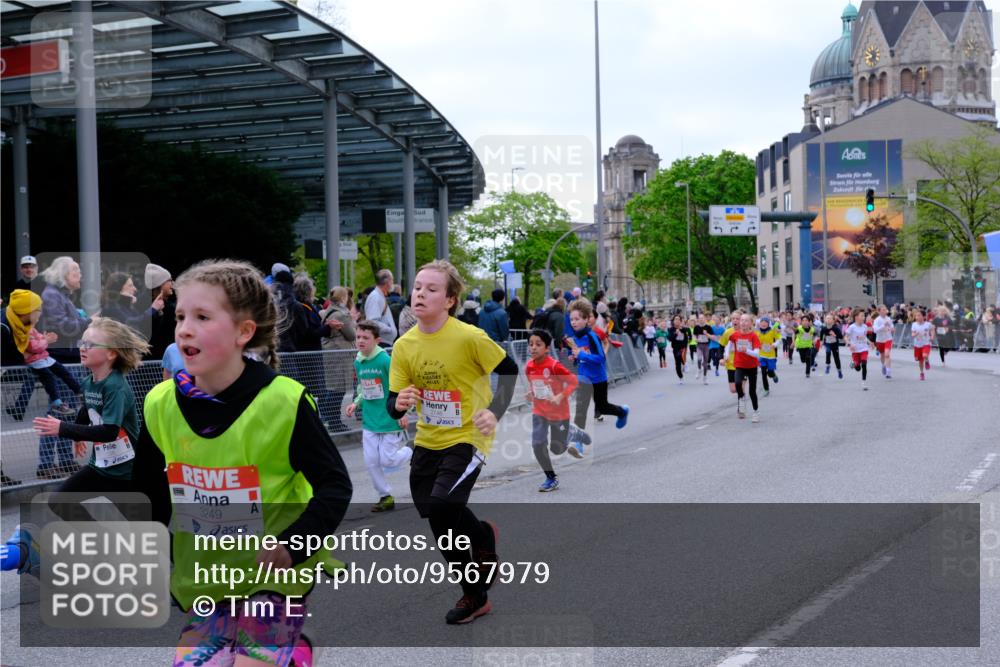 25.04.2026 - Das Zehntel Tim E. http://msf.ph/oto/9567979 25.04.2026 08:51:50 Ziel 1030, 1225, 1273, 1326, 1628, 1631, 1633, 1710, 2021, 2036, 2241, 2300, 2495, 2605, 2618, 2673, 2680, 2746, 2797, 2873, 2886, 2890, 3078, 3134, 3249, 3423, 3613, 3654, 3830, 3969, 4047, 4048 meine-sportfotos.de