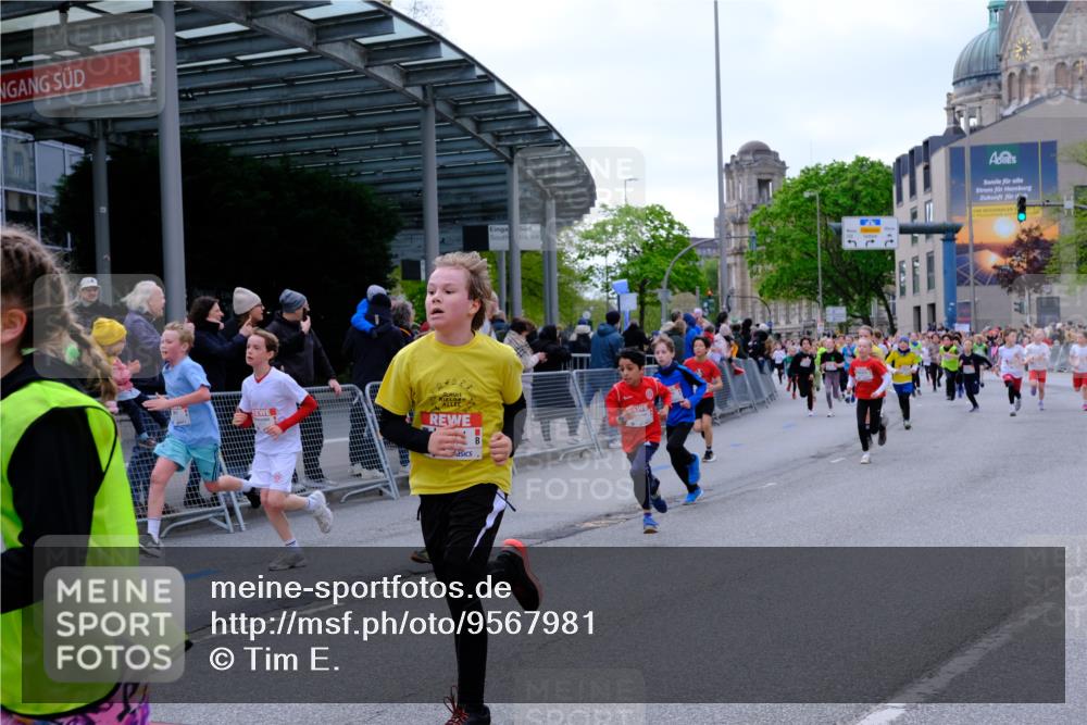 25.04.2026 - Das Zehntel Tim E. http://msf.ph/oto/9567981 25.04.2026 08:51:50 Ziel 1030, 1225, 1273, 1326, 1628, 1631, 1633, 1710, 2021, 2036, 2241, 2300, 2495, 2605, 2618, 2673, 2680, 2746, 2797, 2873, 2886, 2890, 3078, 3134, 3249, 3423, 3613, 3654, 3830, 3969, 4047, 4048 meine-sportfotos.de