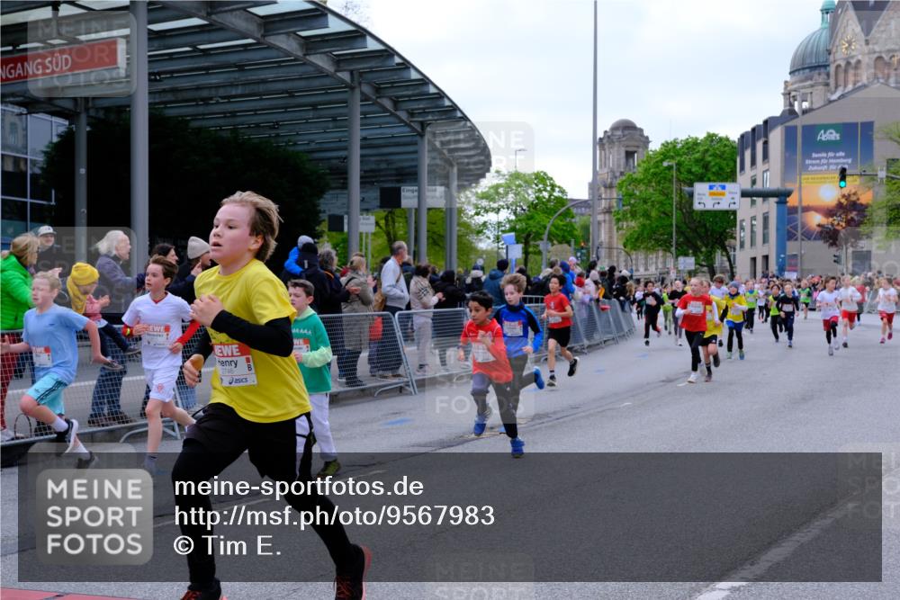 25.04.2026 - Das Zehntel Tim E. http://msf.ph/oto/9567983 25.04.2026 08:51:50 Ziel 1030, 1225, 1273, 1326, 1628, 1631, 1633, 1710, 2021, 2036, 2241, 2300, 2495, 2605, 2618, 2673, 2680, 2746, 2797, 2873, 2886, 2890, 3078, 3134, 3249, 3423, 3613, 3654, 3830, 3969, 4047, 4048 meine-sportfotos.de