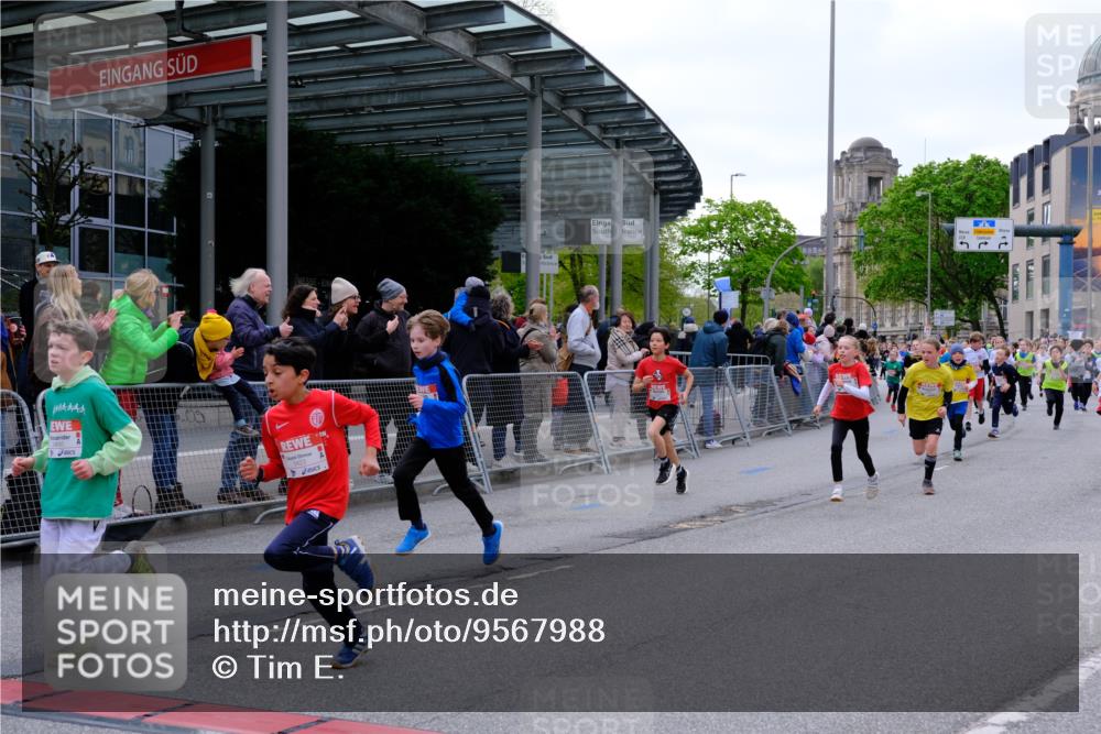 25.04.2026 - Das Zehntel Tim E. http://msf.ph/oto/9567988 25.04.2026 08:51:51 Ziel 1030, 1225, 1273, 1326, 1628, 1631, 1633, 1710, 1730, 2036, 2241, 2300, 2495, 2605, 2618, 2673, 2680, 2746, 2797, 2870, 2873, 2877, 2886, 2890, 3078, 3134, 3167, 3249, 3423, 3613, 3654, 3830, 3969, 4047, 4048 meine-sportfotos.de