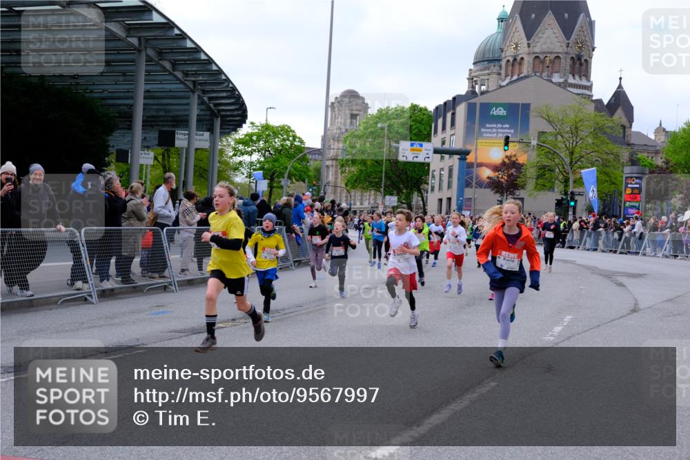 25.04.2026 - Das Zehntel Tim E. http://msf.ph/oto/9567997 25.04.2026 08:51:53 Ziel 1030, 1225, 1273, 1326, 1628, 1631, 1633, 1710, 1730, 1769, 2300, 2495, 2673, 2680, 2746, 2797, 2870, 2873, 2877, 2884, 2886, 2890, 3078, 3112, 3134, 3167, 3175, 3249, 3423, 3613, 3654, 3691, 3695, 3830, 3969, 4047, 4048 meine-sportfotos.de