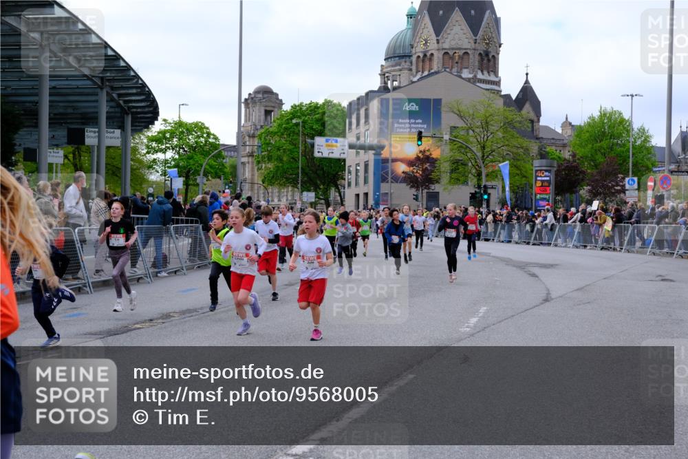 25.04.2026 - Das Zehntel Tim E. http://msf.ph/oto/9568005 25.04.2026 08:51:54 Ziel 1225, 1273, 1326, 1631, 1710, 1730, 1769, 1943, 2300, 2495, 2673, 2680, 2746, 2797, 2870, 2873, 2877, 2884, 2886, 3078, 3112, 3134, 3167, 3175, 3249, 3423, 3613, 3654, 3691, 3695, 3811, 3830, 3969, 4047, 4048 meine-sportfotos.de