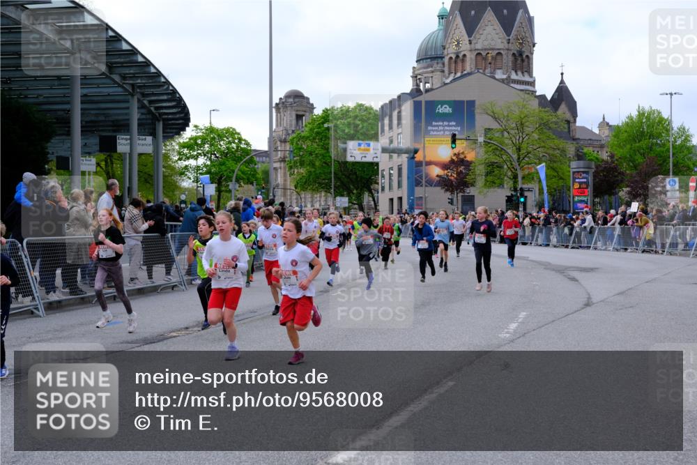 25.04.2026 - Das Zehntel Tim E. http://msf.ph/oto/9568008 25.04.2026 08:51:54 Ziel 1225, 1273, 1326, 1631, 1710, 1730, 1769, 1943, 2300, 2495, 2673, 2680, 2746, 2797, 2870, 2873, 2877, 2884, 2886, 3078, 3112, 3134, 3167, 3175, 3249, 3423, 3613, 3654, 3691, 3695, 3811, 3830, 3969, 4047, 4048 meine-sportfotos.de