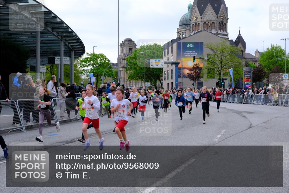 25.04.2026 - Das Zehntel Tim E. http://msf.ph/oto/9568009 25.04.2026 08:51:55 Ziel 1139, 1225, 1273, 1326, 1631, 1730, 1769, 1789, 1798, 1943, 2300, 2495, 2673, 2680, 2746, 2797, 2870, 2873, 2877, 2884, 2886, 2901, 2990, 3078, 3112, 3134, 3167, 3175, 3249, 3423, 3533, 3613, 3654, 3691, 3695, 3811, 3830, 3969, 4037, 4047, 4048 meine-sportfotos.de