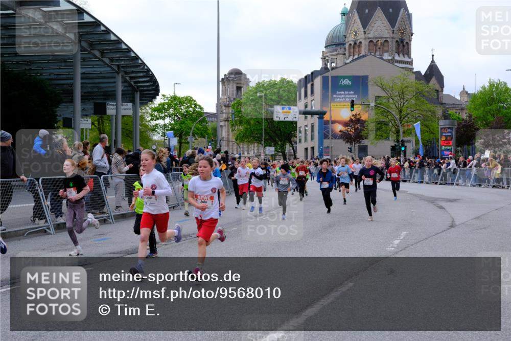25.04.2026 - Das Zehntel Tim E. http://msf.ph/oto/9568010 25.04.2026 08:51:55 Ziel 1139, 1225, 1273, 1326, 1631, 1730, 1769, 1789, 1798, 1943, 2300, 2495, 2673, 2680, 2746, 2797, 2870, 2873, 2877, 2884, 2886, 2901, 2990, 3078, 3112, 3134, 3167, 3175, 3249, 3423, 3533, 3613, 3654, 3691, 3695, 3811, 3830, 3969, 4037, 4047, 4048 meine-sportfotos.de