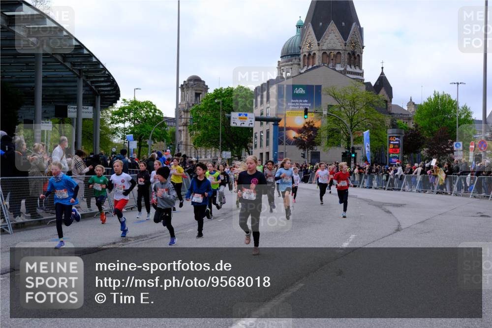 25.04.2026 - Das Zehntel Tim E. http://msf.ph/oto/9568018 25.04.2026 08:51:56 Ziel 1139, 1225, 1273, 1326, 1367, 1589, 1631, 1730, 1769, 1789, 1798, 1943, 2300, 2495, 2673, 2680, 2746, 2797, 2870, 2873, 2877, 2884, 2886, 2901, 2990, 3112, 3164, 3167, 3175, 3214, 3249, 3423, 3512, 3533, 3613, 3654, 3691, 3695, 3811, 3830, 3969, 4037, 4047, 4048 meine-sportfotos.de