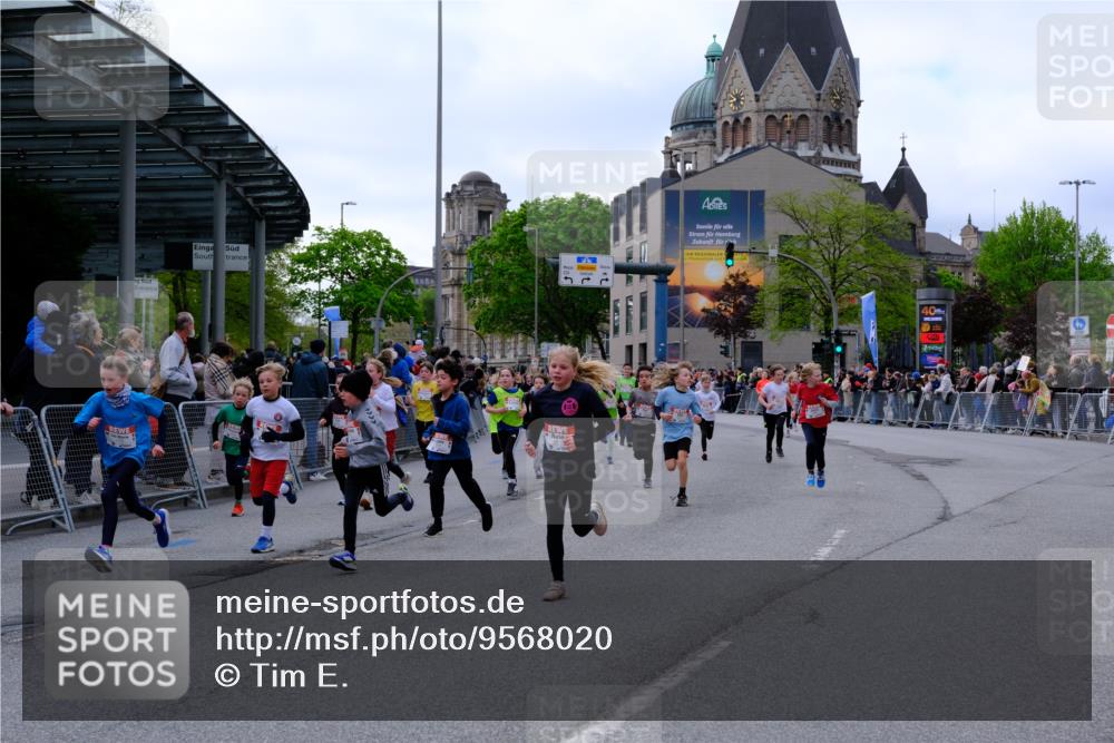 25.04.2026 - Das Zehntel Tim E. http://msf.ph/oto/9568020 25.04.2026 08:51:56 Ziel 1139, 1225, 1273, 1326, 1367, 1589, 1631, 1730, 1769, 1789, 1798, 1943, 2300, 2495, 2673, 2680, 2746, 2797, 2870, 2873, 2877, 2884, 2886, 2901, 2990, 3112, 3164, 3167, 3175, 3214, 3249, 3423, 3512, 3533, 3613, 3654, 3691, 3695, 3811, 3830, 3969, 4037, 4047, 4048 meine-sportfotos.de