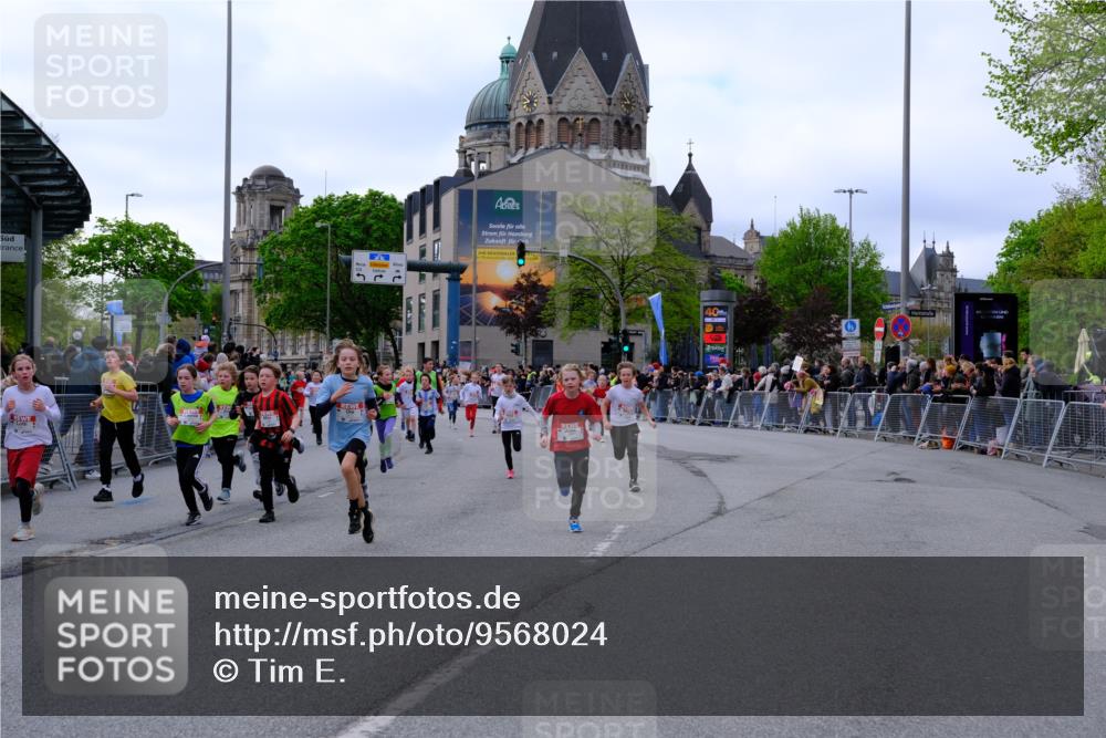 25.04.2026 - Das Zehntel Tim E. http://msf.ph/oto/9568024 25.04.2026 08:51:58 Ziel 1139, 1225, 1273, 1367, 1589, 1730, 1769, 1789, 1798, 1943, 2300, 2495, 2673, 2680, 2797, 2870, 2873, 2877, 2884, 2886, 2901, 2990, 3112, 3164, 3167, 3175, 3214, 3423, 3512, 3533, 3613, 3654, 3691, 3695, 3811, 3969, 4037, 4047 meine-sportfotos.de