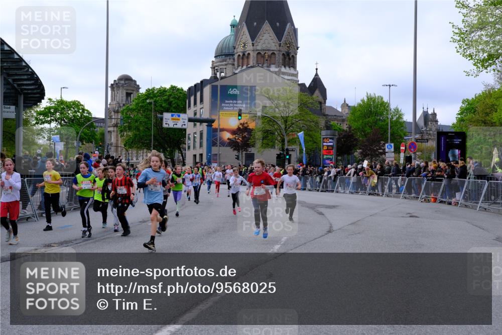 25.04.2026 - Das Zehntel Tim E. http://msf.ph/oto/9568025 25.04.2026 08:51:58 Ziel 1139, 1225, 1273, 1367, 1589, 1730, 1769, 1789, 1798, 1943, 2300, 2495, 2673, 2680, 2797, 2870, 2873, 2877, 2884, 2886, 2901, 2990, 3112, 3164, 3167, 3175, 3214, 3423, 3512, 3533, 3613, 3654, 3691, 3695, 3811, 3969, 4037, 4047 meine-sportfotos.de