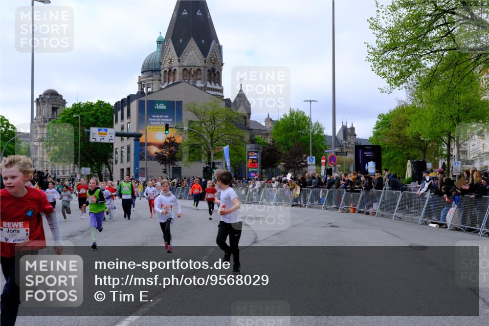 25.04.2026 - Das Zehntel Tim E. http://msf.ph/oto/9568029 25.04.2026 08:51:59 Ziel 1139, 1273, 1367, 1589, 1730, 1769, 1789, 1798, 1943, 1981, 2300, 2673, 2680, 2797, 2870, 2871, 2873, 2877, 2884, 2886, 2901, 2990, 3112, 3164, 3167, 3175, 3214, 3348, 3380, 3512, 3533, 3654, 3691, 3695, 3811, 3969, 4037, 4047 meine-sportfotos.de
