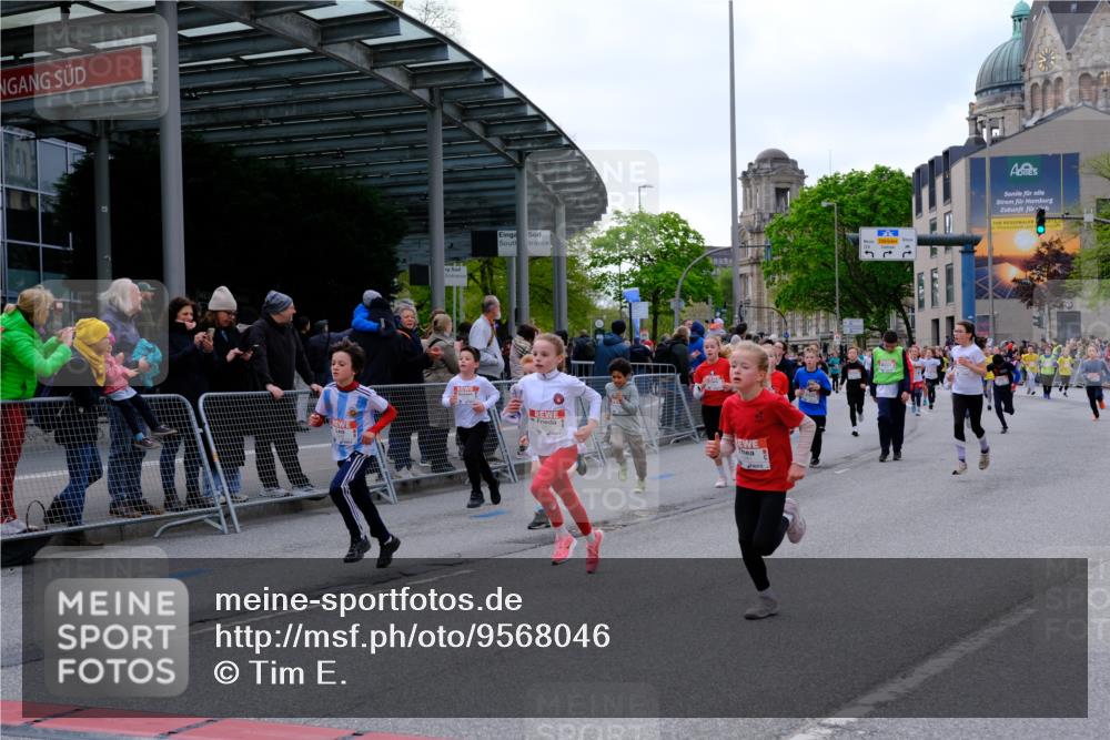 25.04.2026 - Das Zehntel Tim E. http://msf.ph/oto/9568046 25.04.2026 08:52:03 Ziel 1139, 1147, 1367, 1368, 1460, 1589, 1730, 1761, 1769, 1789, 1798, 1848, 1943, 1981, 2307, 2325, 2659, 2660, 2870, 2871, 2877, 2884, 2901, 2990, 3112, 3164, 3167, 3175, 3214, 3348, 3356, 3380, 3512, 3533, 3575, 3691, 3695, 3789, 3808, 3811, 4037 meine-sportfotos.de