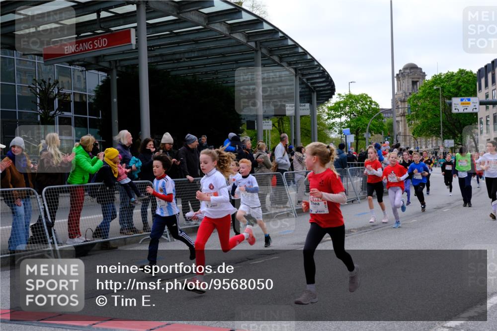 25.04.2026 - Das Zehntel Tim E. http://msf.ph/oto/9568050 25.04.2026 08:52:03 Ziel 1139, 1147, 1367, 1368, 1460, 1589, 1730, 1761, 1769, 1789, 1798, 1848, 1943, 1981, 2307, 2325, 2659, 2660, 2870, 2871, 2877, 2884, 2901, 2990, 3112, 3164, 3167, 3175, 3214, 3348, 3356, 3380, 3512, 3533, 3575, 3691, 3695, 3789, 3808, 3811, 4037 meine-sportfotos.de