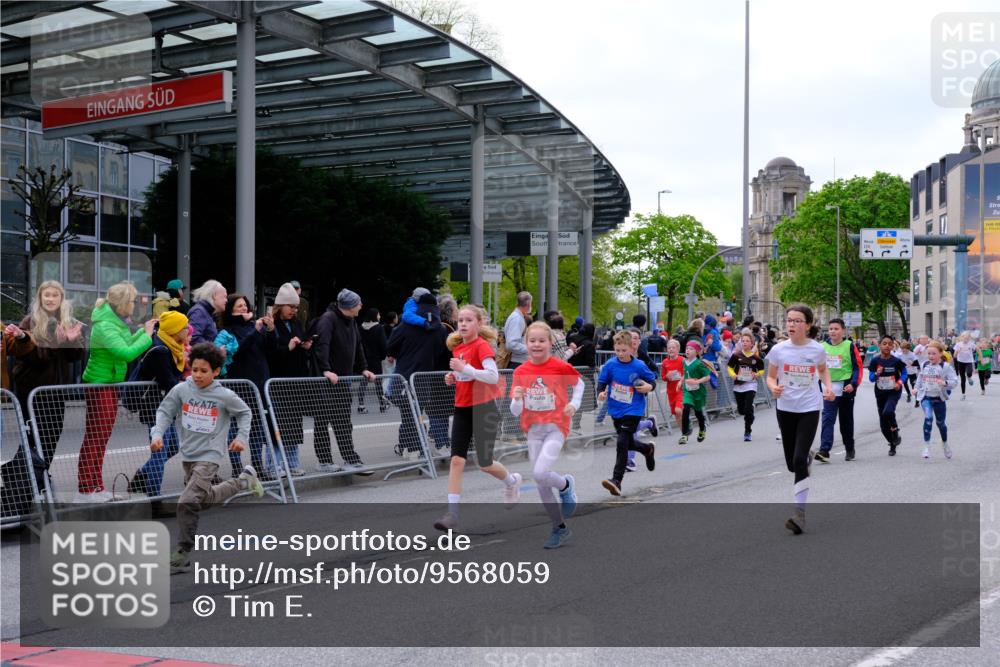 25.04.2026 - Das Zehntel Tim E. http://msf.ph/oto/9568059 25.04.2026 08:52:05 Ziel 1139, 1147, 1367, 1368, 1460, 1466, 1473, 1589, 1610, 1761, 1769, 1789, 1798, 1848, 1943, 1981, 2013, 2307, 2325, 2659, 2660, 2785, 2871, 2884, 2901, 2990, 3112, 3164, 3214, 3348, 3356, 3380, 3481, 3512, 3533, 3575, 3691, 3695, 3789, 3808, 3811, 4037 meine-sportfotos.de