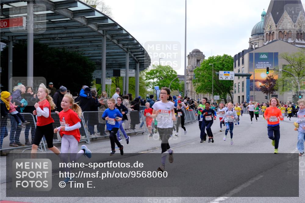 25.04.2026 - Das Zehntel Tim E. http://msf.ph/oto/9568060 25.04.2026 08:52:05 Ziel 1139, 1147, 1367, 1368, 1460, 1466, 1473, 1589, 1610, 1761, 1769, 1789, 1798, 1848, 1943, 1981, 2013, 2307, 2325, 2659, 2660, 2785, 2871, 2884, 2901, 2990, 3112, 3164, 3214, 3348, 3356, 3380, 3481, 3512, 3533, 3575, 3691, 3695, 3789, 3808, 3811, 4037 meine-sportfotos.de