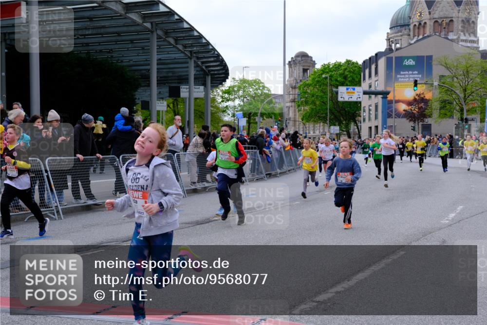 25.04.2026 - Das Zehntel Tim E. http://msf.ph/oto/9568077 25.04.2026 08:52:08 Ziel 1147, 1367, 1368, 1460, 1466, 1473, 1589, 1610, 1681, 1761, 1848, 1981, 2013, 2307, 2325, 2659, 2660, 2785, 2871, 3164, 3214, 3348, 3356, 3380, 3481, 3512, 3547, 3561, 3575, 3576, 3789, 3808 meine-sportfotos.de