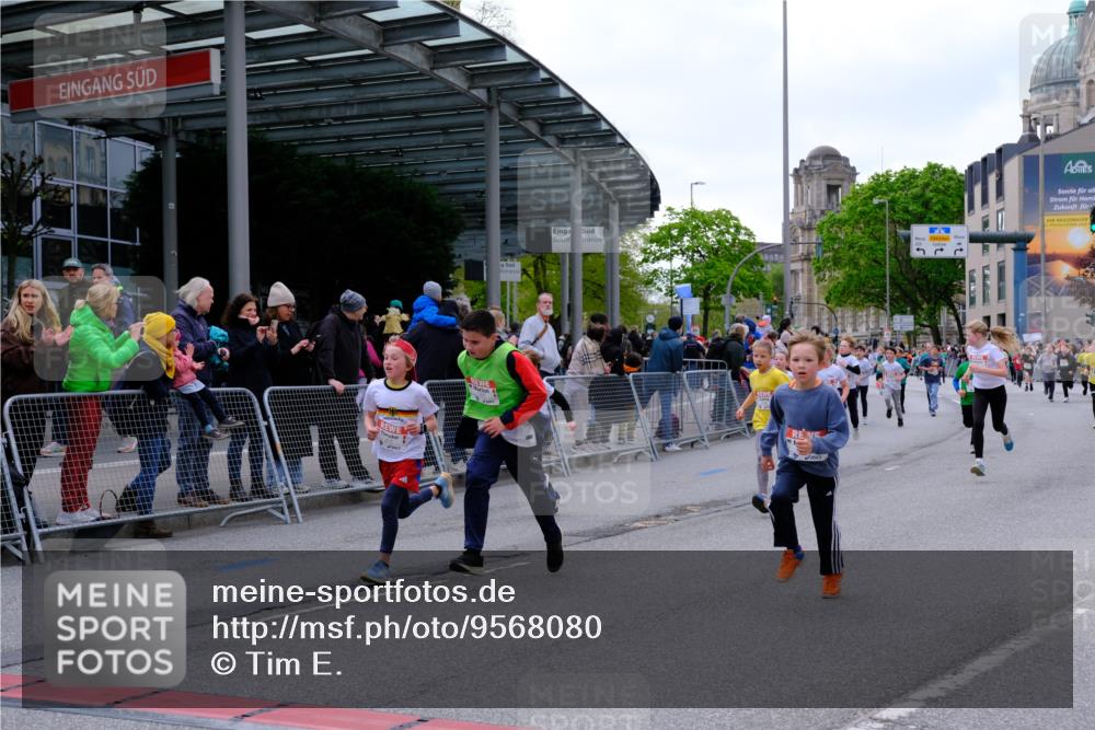 25.04.2026 - Das Zehntel Tim E. http://msf.ph/oto/9568080 25.04.2026 08:52:09 Ziel 1147, 1368, 1460, 1466, 1473, 1610, 1681, 1761, 1848, 1981, 2013, 2307, 2325, 2659, 2660, 2767, 2785, 2871, 3163, 3348, 3356, 3380, 3481, 3525, 3527, 3534, 3547, 3561, 3575, 3576, 3789, 3808 meine-sportfotos.de