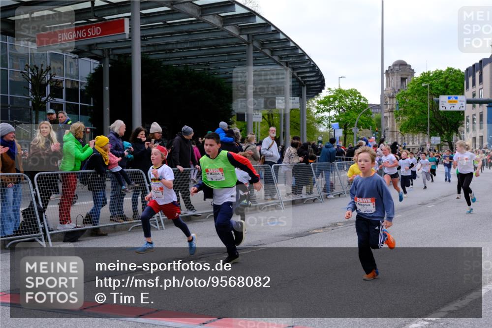 25.04.2026 - Das Zehntel Tim E. http://msf.ph/oto/9568082 25.04.2026 08:52:09 Ziel 1147, 1368, 1460, 1466, 1473, 1610, 1681, 1761, 1848, 1981, 2013, 2307, 2325, 2659, 2660, 2767, 2785, 2871, 3163, 3348, 3356, 3380, 3481, 3525, 3527, 3534, 3547, 3561, 3575, 3576, 3789, 3808 meine-sportfotos.de