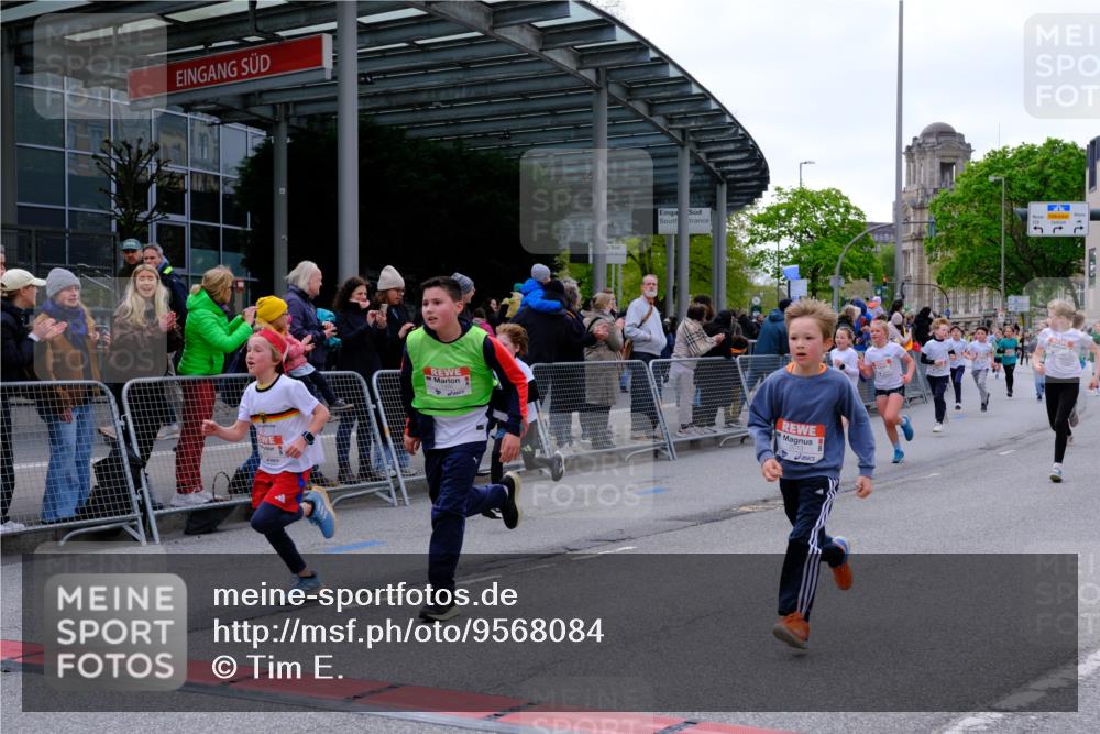 25.04.2026 - Das Zehntel Tim E. http://msf.ph/oto/9568084 25.04.2026 08:52:09 Ziel 1147, 1368, 1460, 1466, 1473, 1610, 1681, 1761, 1848, 1981, 2013, 2307, 2325, 2659, 2660, 2767, 2785, 2871, 3163, 3348, 3356, 3380, 3481, 3525, 3527, 3534, 3547, 3561, 3575, 3576, 3789, 3808 meine-sportfotos.de
