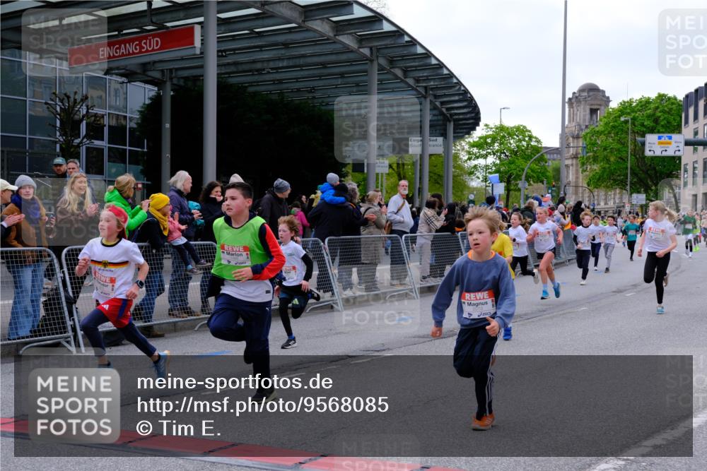 25.04.2026 - Das Zehntel Tim E. http://msf.ph/oto/9568085 25.04.2026 08:52:09 Ziel 1147, 1368, 1460, 1466, 1473, 1610, 1681, 1761, 1848, 1981, 2013, 2307, 2325, 2659, 2660, 2767, 2785, 2871, 3163, 3348, 3356, 3380, 3481, 3525, 3527, 3534, 3547, 3561, 3575, 3576, 3789, 3808 meine-sportfotos.de