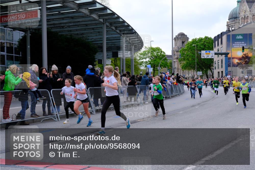 25.04.2026 - Das Zehntel Tim E. http://msf.ph/oto/9568094 25.04.2026 08:52:11 Ziel 1147, 1368, 1460, 1466, 1473, 1610, 1681, 1761, 1848, 1981, 2013, 2307, 2325, 2659, 2660, 2728, 2756, 2767, 2785, 2789, 2871, 2975, 2980, 2984, 3163, 3181, 3186, 3348, 3356, 3380, 3481, 3525, 3527, 3534, 3547, 3561, 3575, 3576, 3789, 3808 meine-sportfotos.de