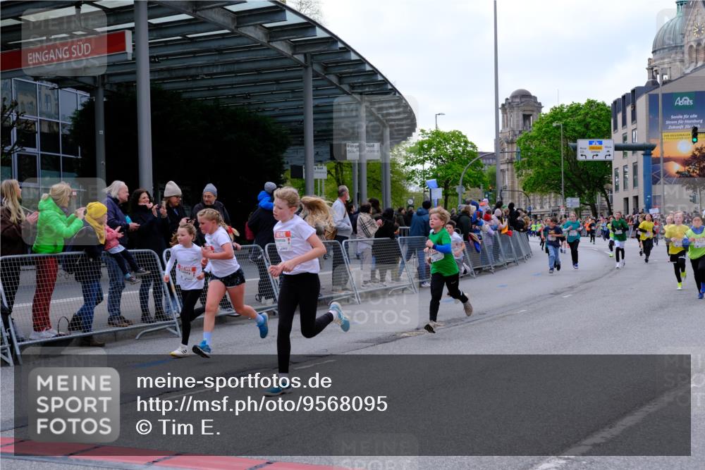 25.04.2026 - Das Zehntel Tim E. http://msf.ph/oto/9568095 25.04.2026 08:52:11 Ziel 1147, 1368, 1460, 1466, 1473, 1610, 1681, 1761, 1848, 1981, 2013, 2307, 2325, 2659, 2660, 2728, 2756, 2767, 2785, 2789, 2871, 2975, 2980, 2984, 3163, 3181, 3186, 3348, 3356, 3380, 3481, 3525, 3527, 3534, 3547, 3561, 3575, 3576, 3789, 3808 meine-sportfotos.de