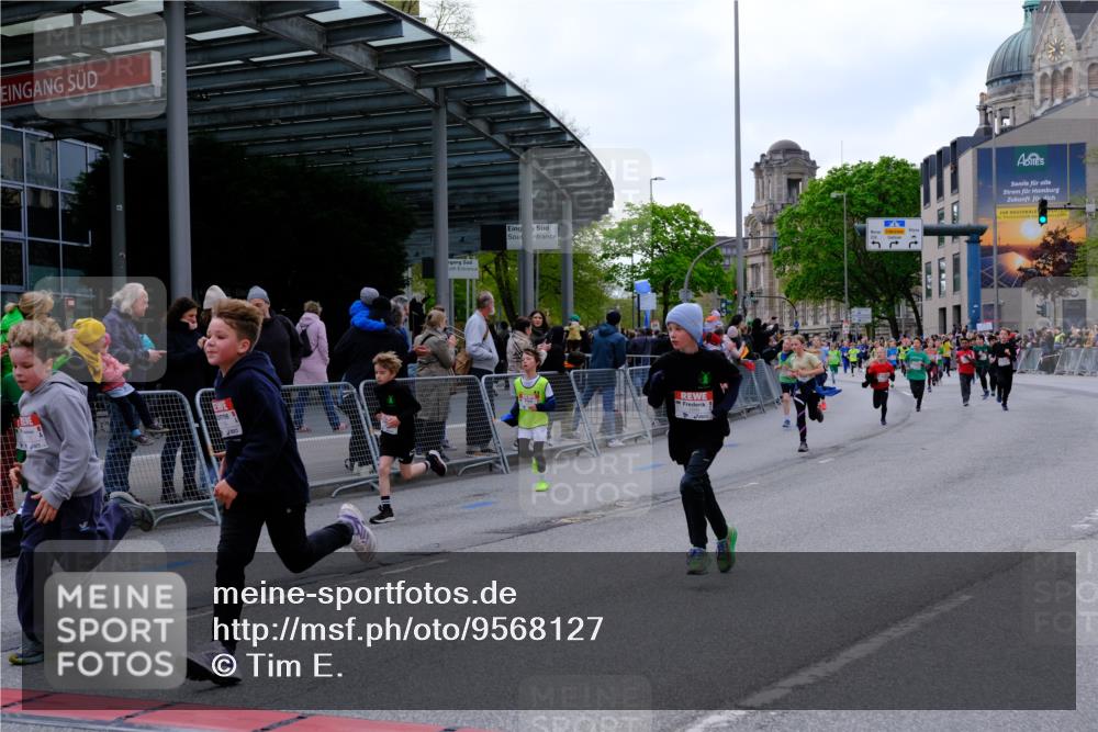 25.04.2026 - Das Zehntel Tim E. http://msf.ph/oto/9568127 25.04.2026 08:52:17 Ziel 1136, 1138, 1466, 1610, 1679, 1681, 1688, 2013, 2728, 2756, 2767, 2785, 2789, 2826, 2899, 2975, 2980, 2984, 3136, 3163, 3181, 3186, 3481, 3525, 3527, 3534, 3547, 3561, 3576, 3674, 3837 meine-sportfotos.de