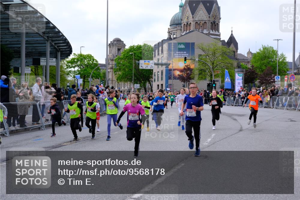 25.04.2026 - Das Zehntel Tim E. http://msf.ph/oto/9568178 25.04.2026 08:52:31 Ziel 1040, 1042, 1108, 1171, 1209, 1267, 1274, 1275, 1319, 1398, 1410, 1684, 1687, 1718, 1836, 1962, 2029, 2050, 2061, 2065, 2155, 2644, 2774, 2786, 2880, 3010, 3180, 3198, 3210, 3219, 3405, 3605, 3708, 3711, 4069 meine-sportfotos.de