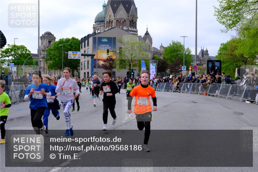 25.04.2026 - Das Zehntel Tim E. http://msf.ph/oto/9568186 25.04.2026 08:52:33 Ziel 1040, 1042, 1108, 1171, 1267, 1274, 1275, 1319, 1398, 1410, 1632, 1684, 1687, 1836, 1846, 2029, 2050, 2061, 2065, 2155, 2327, 2343, 2644, 2774, 2786, 2876, 2880, 3010, 3180, 3198, 3210, 3219, 3405, 3605, 3708, 3711, 4069 meine-sportfotos.de