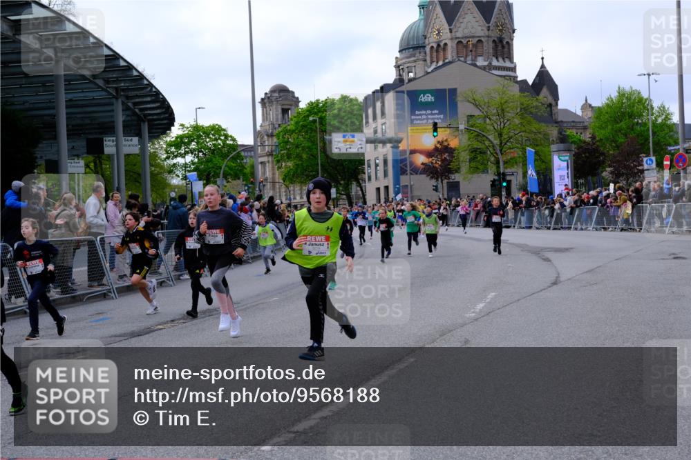 25.04.2026 - Das Zehntel Tim E. http://msf.ph/oto/9568188 25.04.2026 08:52:35 Ziel 1021, 1040, 1042, 1108, 1122, 1267, 1274, 1275, 1319, 1410, 1632, 1684, 1687, 1836, 1846, 2029, 2050, 2065, 2155, 2327, 2343, 2470, 2644, 2774, 2786, 2876, 2880, 3025, 3180, 3198, 3210, 3219, 3405, 3605, 3708, 3711, 4049 meine-sportfotos.de