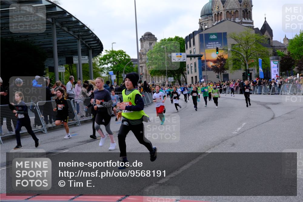 25.04.2026 - Das Zehntel Tim E. http://msf.ph/oto/9568191 25.04.2026 08:52:35 Ziel 1021, 1040, 1042, 1108, 1122, 1267, 1274, 1275, 1319, 1410, 1632, 1684, 1687, 1836, 1846, 2029, 2050, 2065, 2155, 2327, 2343, 2470, 2644, 2774, 2786, 2876, 2880, 3025, 3180, 3198, 3210, 3219, 3405, 3605, 3708, 3711, 4049 meine-sportfotos.de