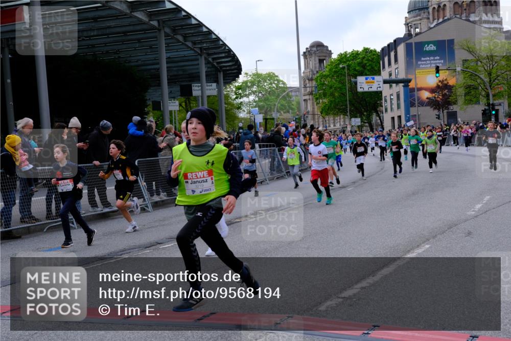 25.04.2026 - Das Zehntel Tim E. http://msf.ph/oto/9568194 25.04.2026 08:52:36 Ziel 1021, 1040, 1042, 1108, 1122, 1267, 1275, 1319, 1410, 1632, 1684, 1687, 1836, 1846, 2029, 2050, 2065, 2155, 2327, 2343, 2395, 2409, 2470, 2644, 2774, 2786, 2876, 2880, 3025, 3037, 3180, 3198, 3210, 3219, 3301, 3405, 3605, 3708, 3711, 4049 meine-sportfotos.de