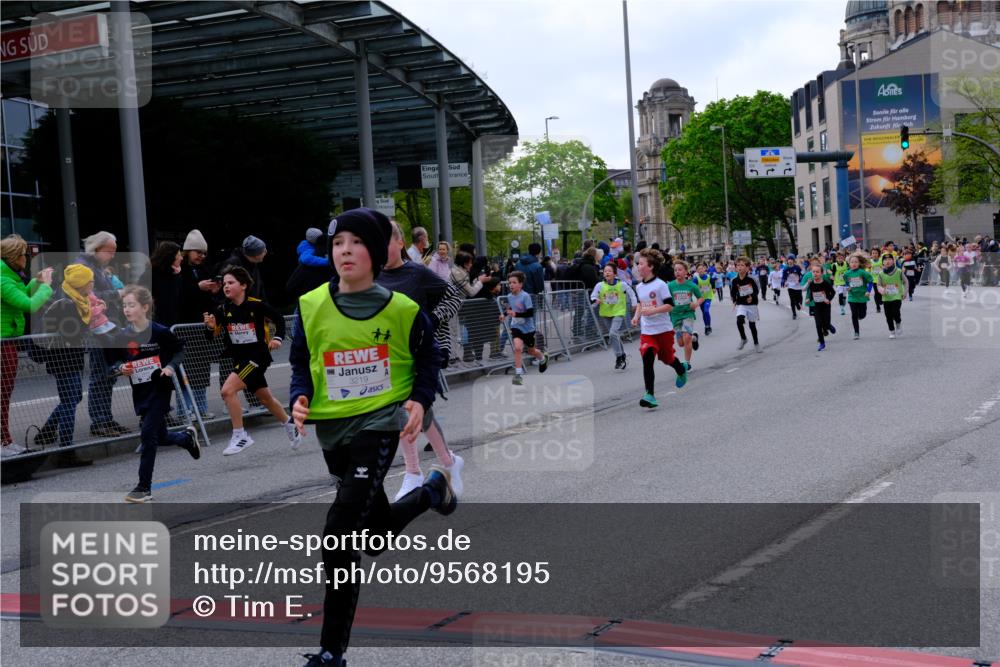 25.04.2026 - Das Zehntel Tim E. http://msf.ph/oto/9568195 25.04.2026 08:52:36 Ziel 1021, 1040, 1042, 1108, 1122, 1267, 1275, 1319, 1410, 1632, 1684, 1687, 1836, 1846, 2029, 2050, 2065, 2155, 2327, 2343, 2395, 2409, 2470, 2644, 2774, 2786, 2876, 2880, 3025, 3037, 3180, 3198, 3210, 3219, 3301, 3405, 3605, 3708, 3711, 4049 meine-sportfotos.de