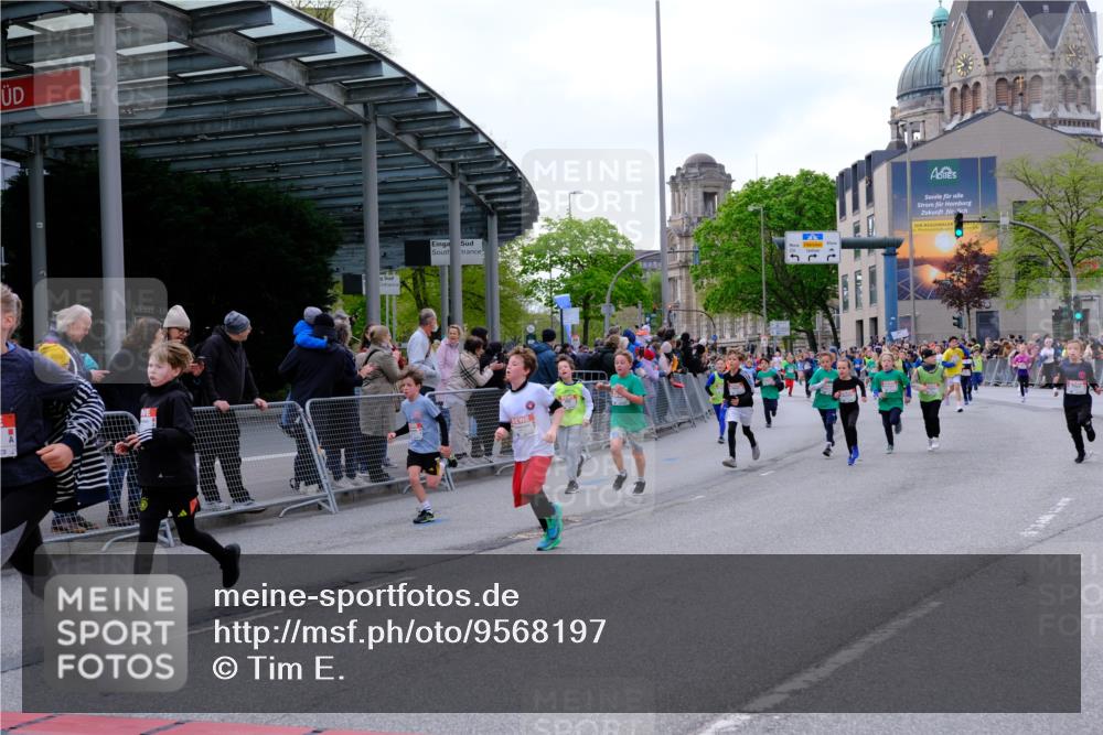 25.04.2026 - Das Zehntel Tim E. http://msf.ph/oto/9568197 25.04.2026 08:52:36 Ziel 1021, 1040, 1042, 1108, 1122, 1267, 1275, 1319, 1410, 1632, 1684, 1687, 1836, 1846, 2029, 2050, 2065, 2155, 2327, 2343, 2395, 2409, 2470, 2644, 2774, 2786, 2876, 2880, 3025, 3037, 3180, 3198, 3210, 3219, 3301, 3405, 3605, 3708, 3711, 4049 meine-sportfotos.de